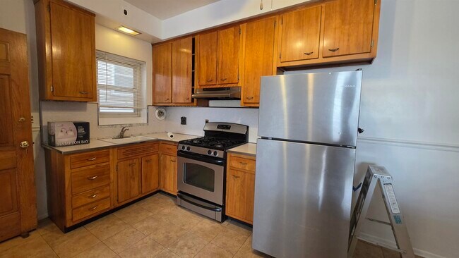 Photo - 139 Poplar St Unit 2