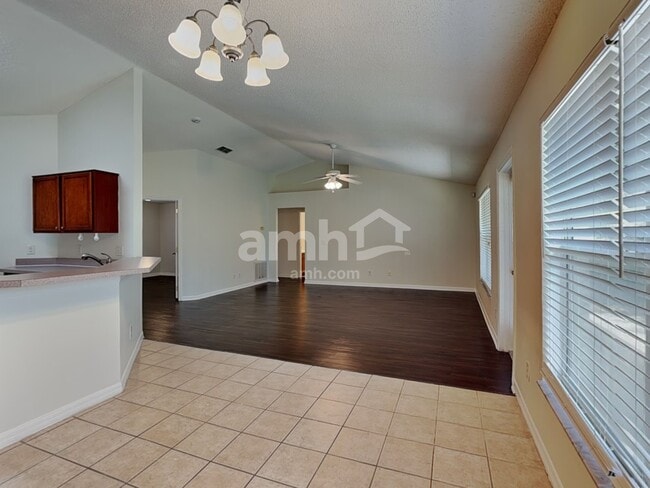 Photo - 648 Winding Lake Dr