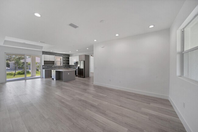 Photo - 5298 Lawton Ave