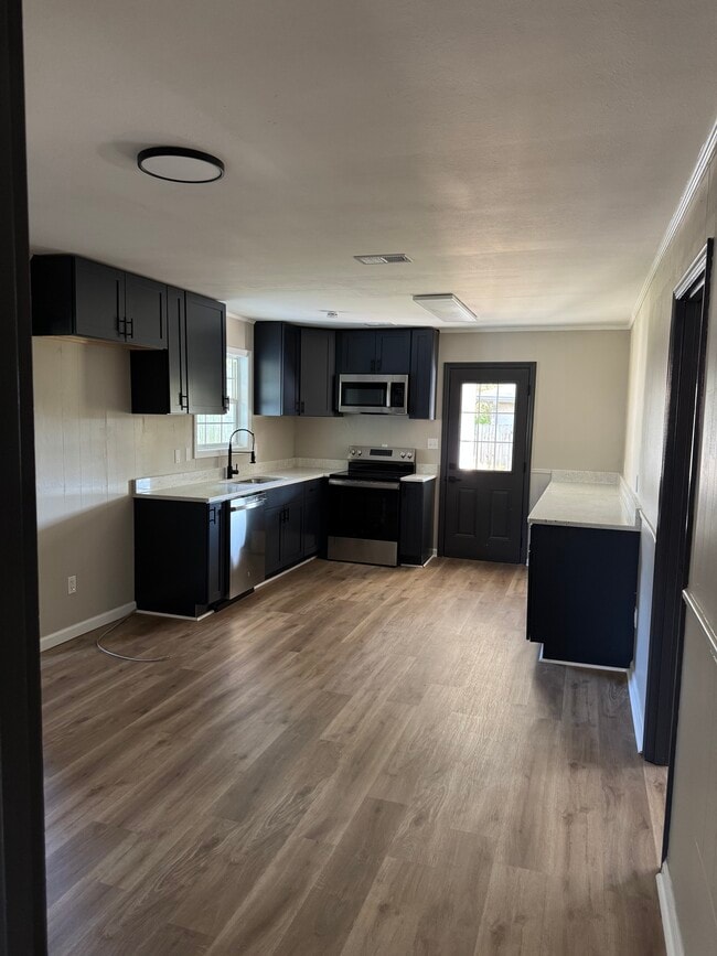 Cocina - 646 Clearview St