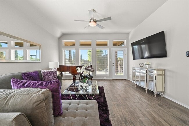 Building Photo - 373 Lacey Oak Lp