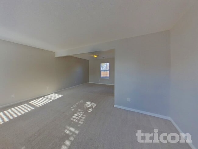 Photo - 732 Elderberry Ln