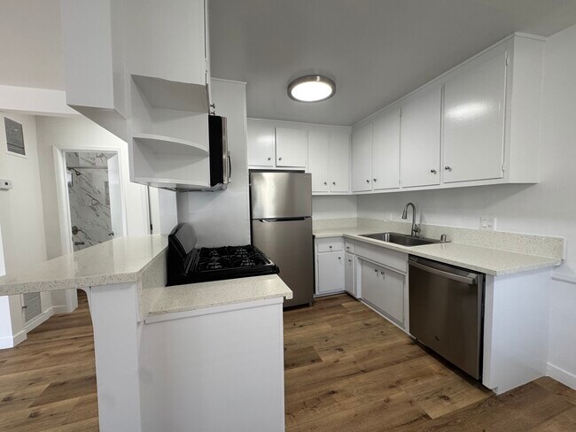 Photo - 14443 Dickens St