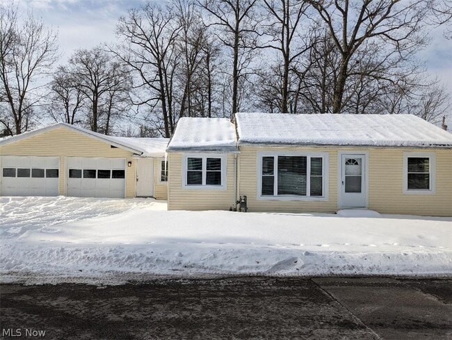 Building Photo - 315 Redfern Rd