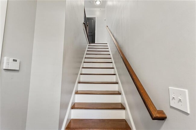 Photo - 221 Semel Cir NW