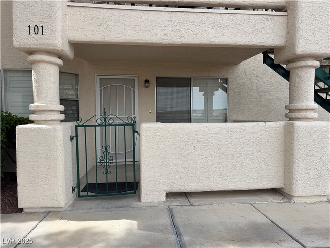 Photo - 7933 Decker Canyon Dr Unidad 101 Rental