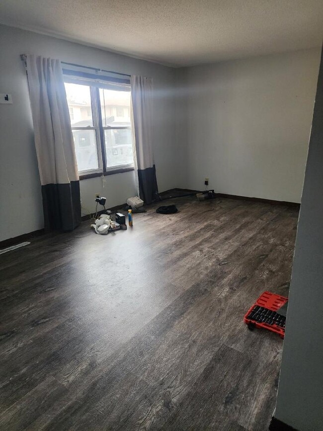 Photo - 1765 Valley Dr