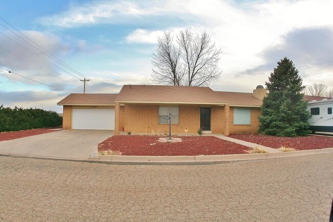 Building Photo - Mesa School District. Xeriscaped Front Ya... Rental