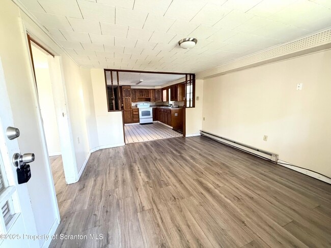 Photo - 647 Laurel St