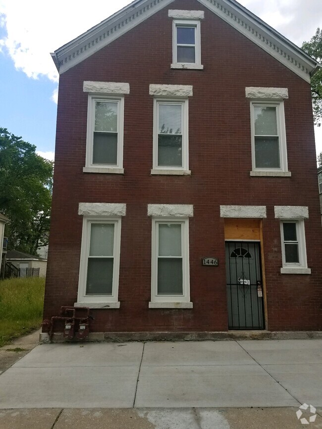 Building Photo - 1446 S Karlov Ave Rental