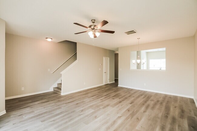 Photo - 2325 Bigwood Trail