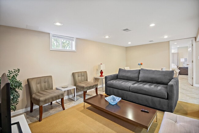 Photo - 300 Lawton St Unidad ID1395510P