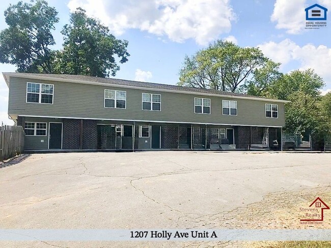 Photo - 1207 Holly Ave