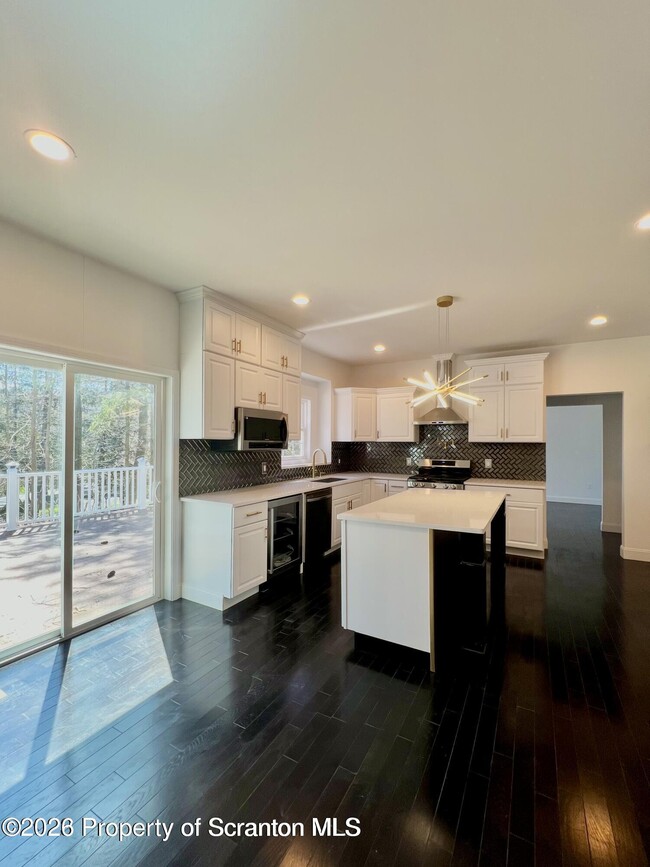 Photo - 400 Haven Ln