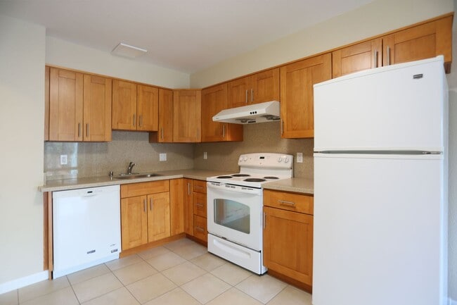 Photo - Contemporary 2BR/1BA in the Outer Richmond, Yard, Laundry, Parking available for additional fee (...