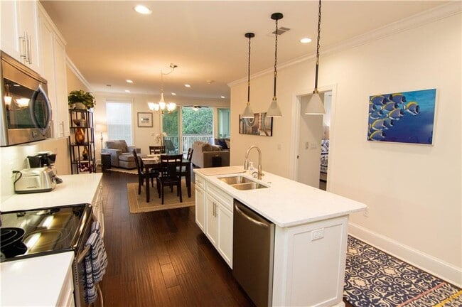 Photo - 105 Gascoigne Ave Unit 306