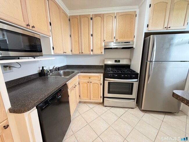 Photo - 71 Strawberry Hill Ave Unit 802