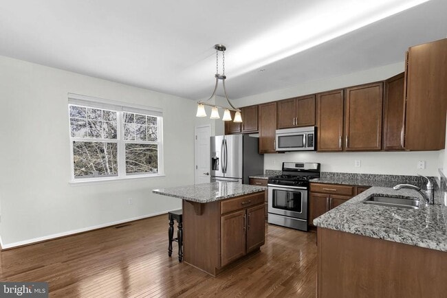 Photo - 592 Burr Oak Ct