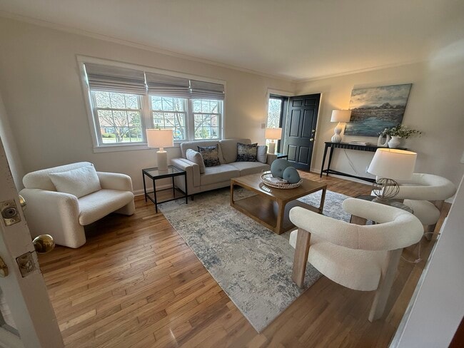 Photo - 1417 Clifton Ln