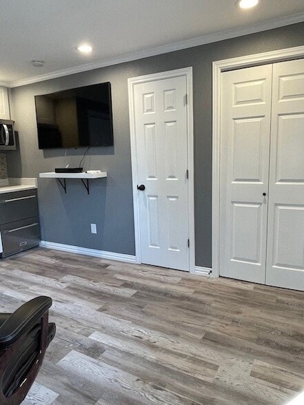 Photo - 2635 Ivandell Ave Unit B