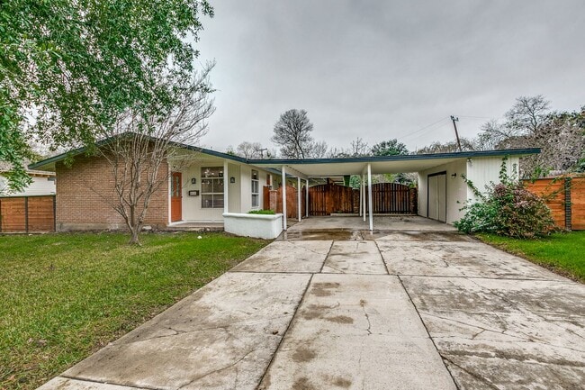 Photo - MID-CENTURY MODERN IN BEL MEADE