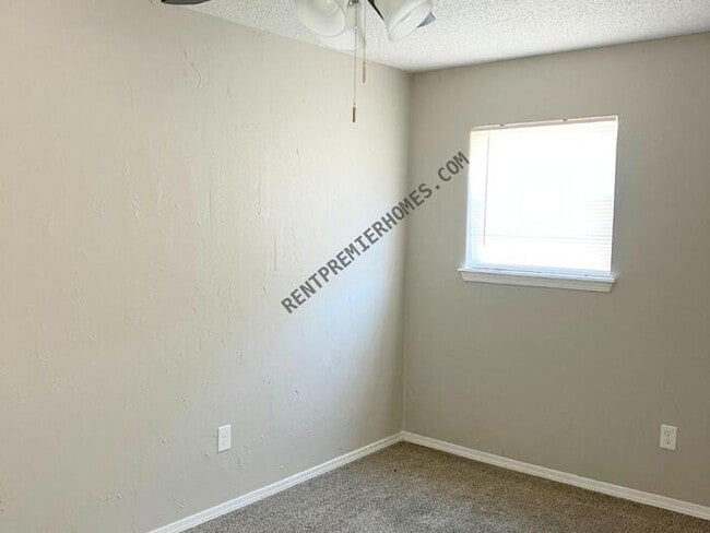 Photo - 3104 Simmons Dr