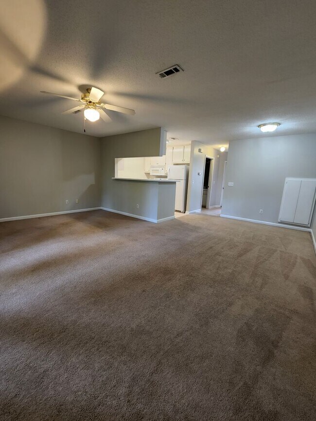 BRIARWOOD WEST!!! New Flooring!!! New Kitc... Rental For Rent in