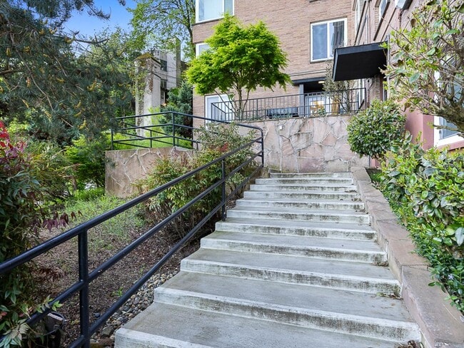 Photo - View Unit 701