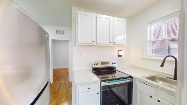 Photo - 2331-2335 Riverside Ave - 2331-1(C)