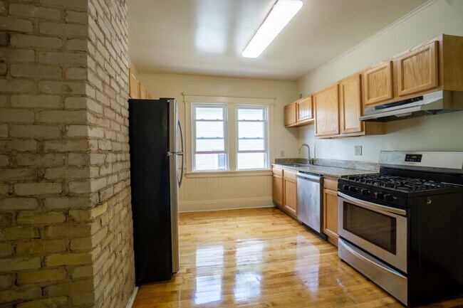 Photo - 833 Sumner Ave Unit Sumner 833.2