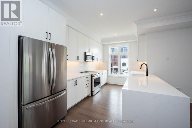 Photo - 15 Lunar Cres