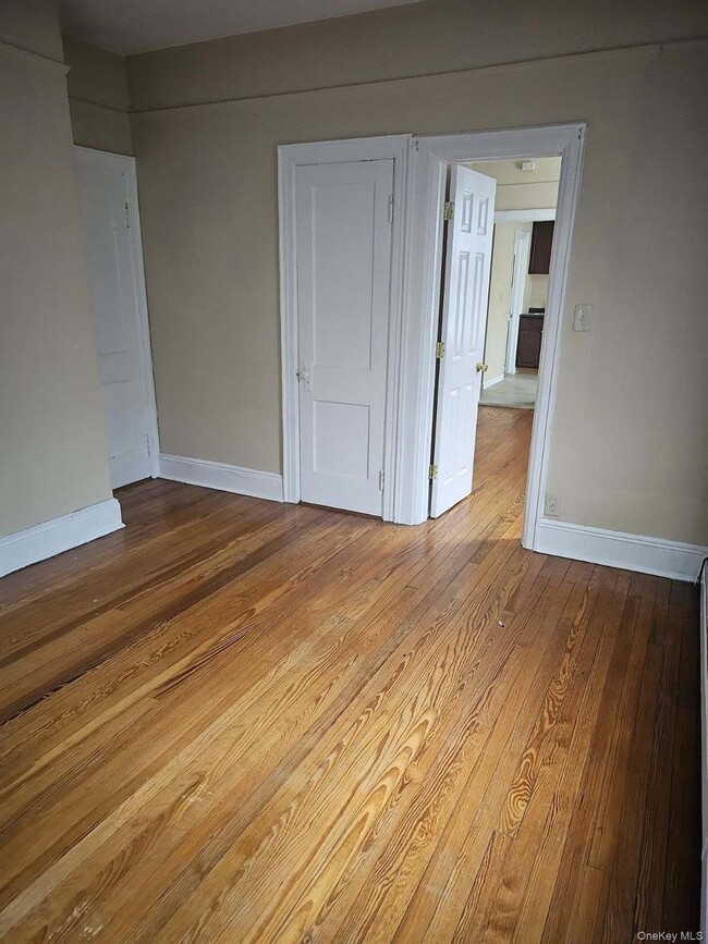 Photo - 556 Broadway Unit #4