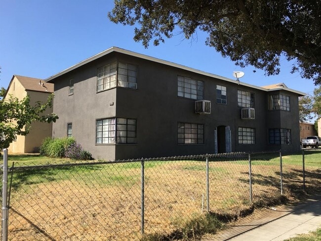 Building Photo - 2995 E Nevada Ave Unit 2995 Nevada D