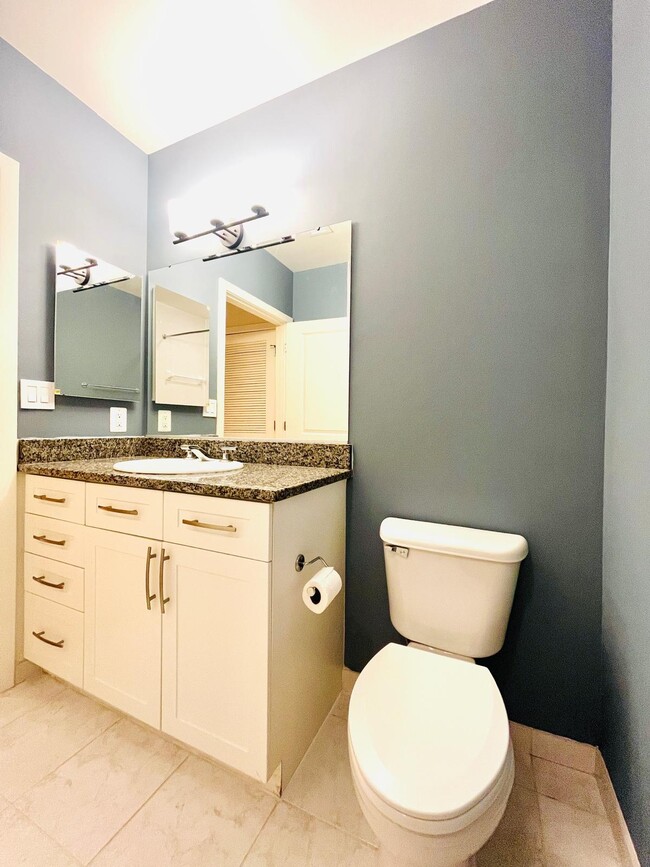 Photo - 4101 Albemarle St NW Unidad 611