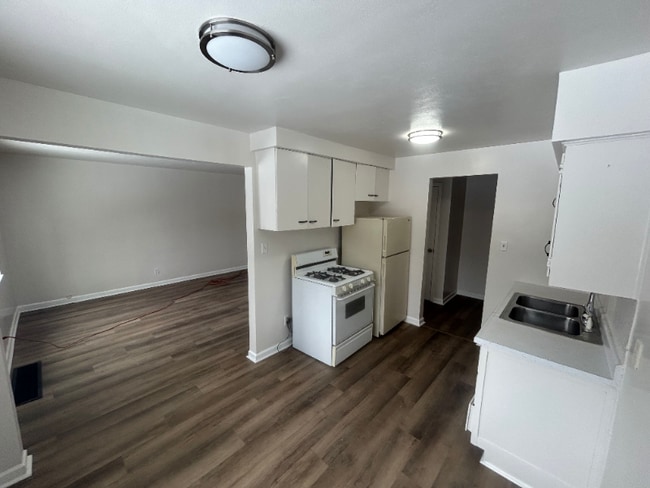 Photo - 2616 Newport Ave Unidad 3