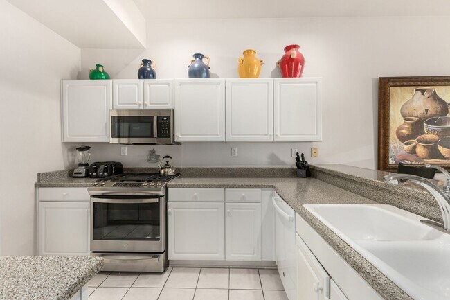 Photo - STUNNING Furnished OASIS 2 bed/2 bath Condo in McCormick Ranch Unit 2043