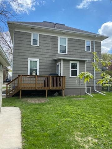 Deck and yard - 506 W College St Unit 506