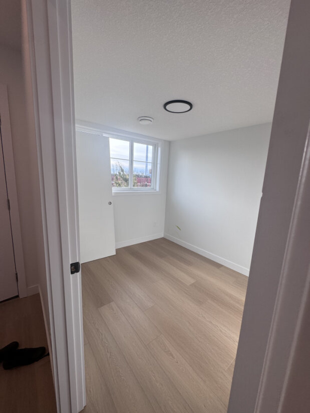 Photo - 18120-18128 28 Ave SW