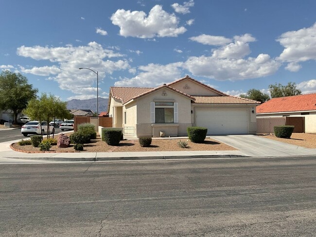 Great 1 story home 4br, 2bath, 2cg, RV gat... - Great 1 story home 4br, 2bath, 2cg, RV gat...