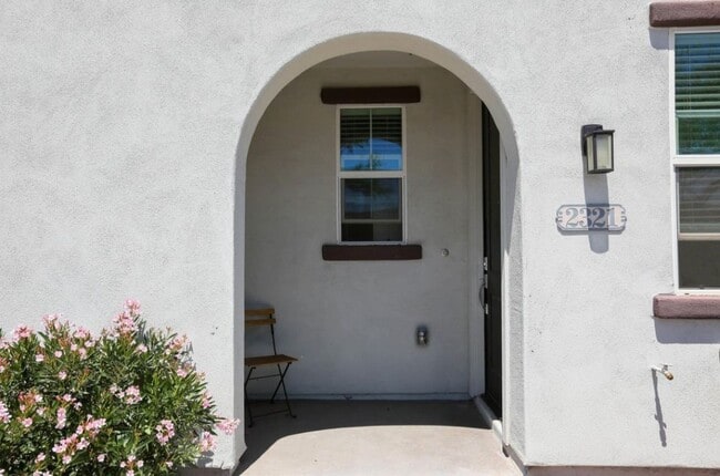 Photo - 2321 E Huntington Dr