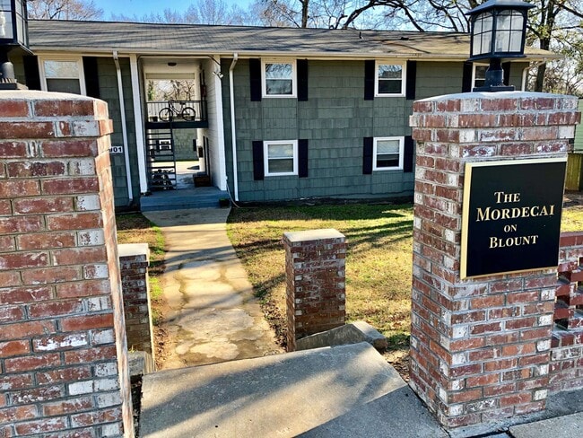 Apartamentos Moses Court - 900 Moses Ct