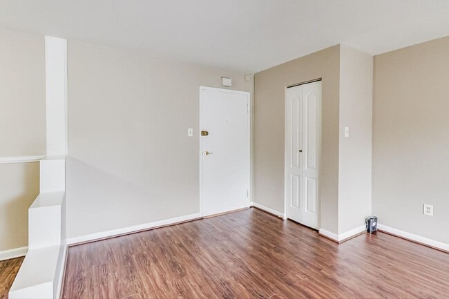 Photo - 7611 Maple Ave