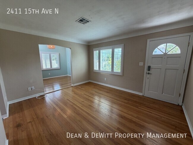 Photo - 2411 15th Ave N