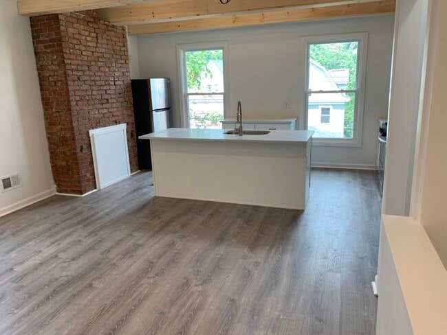 Building Photo - 534 Marie Avenue Unit Apt. 2
