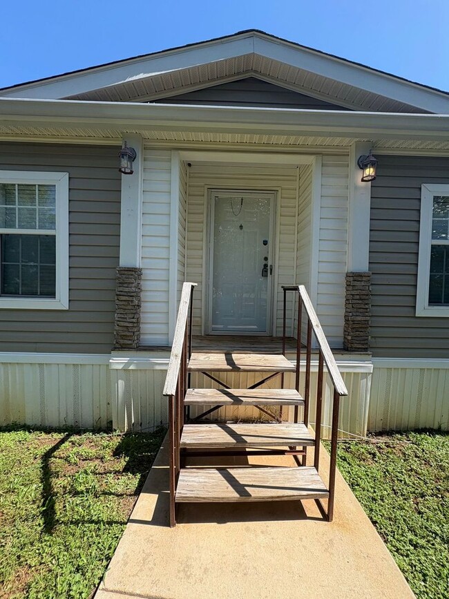 Photo - 271 Bonner Rd