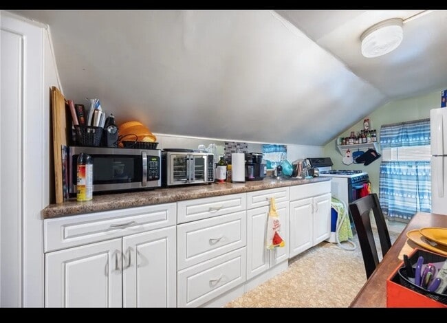 Photo - 32 W William St Unidad Upstairs W William