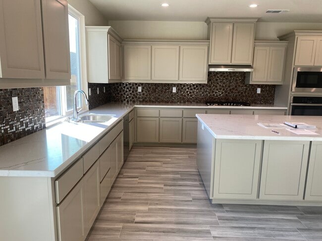 Building Photo - 2241 Mia Loop