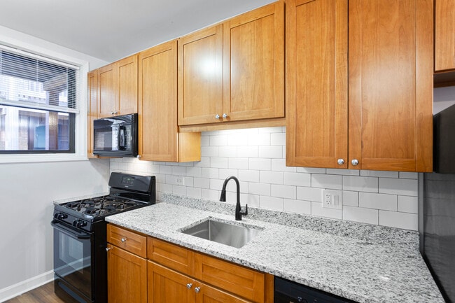 Photo - 1702 W Juneway Terrace Unit 3C