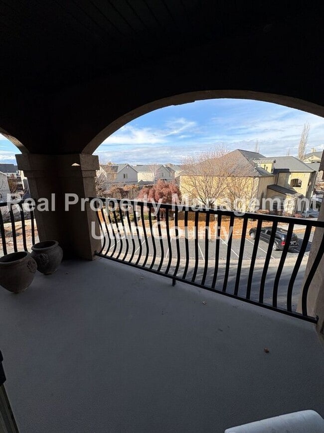 Photo - 581 S 2220 W