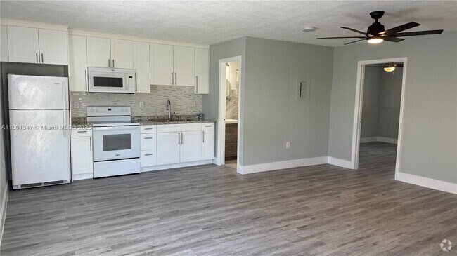 Building Photo - 220 NW 12th St Unit 4 Rental